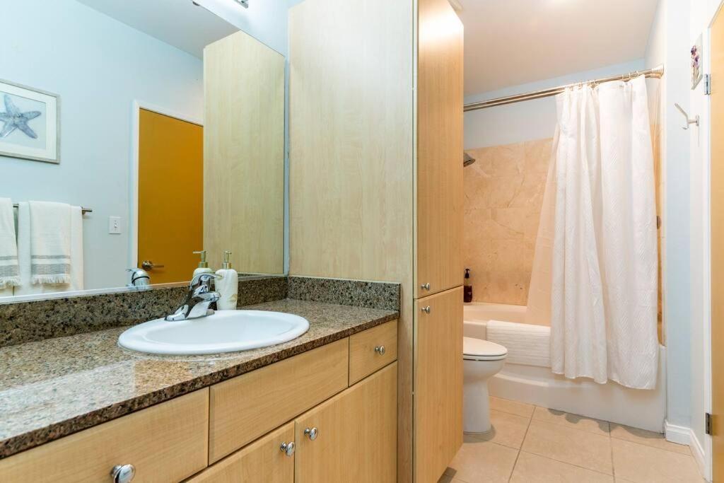 A Corner Unit With Ocean Views From Every Room Long Beach Exterior foto