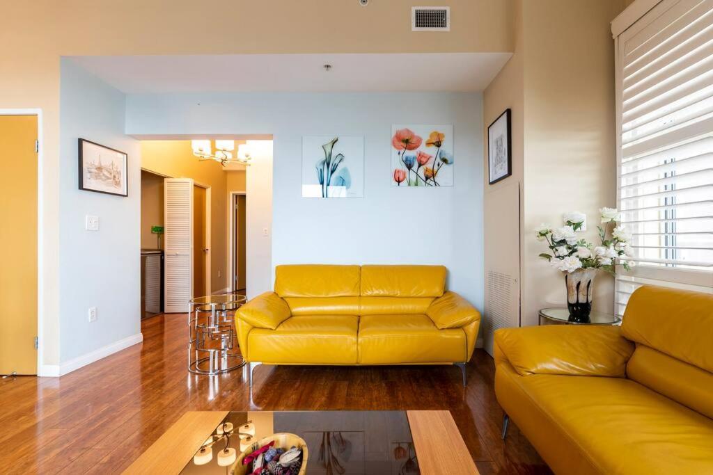 A Corner Unit With Ocean Views From Every Room Long Beach Exterior foto