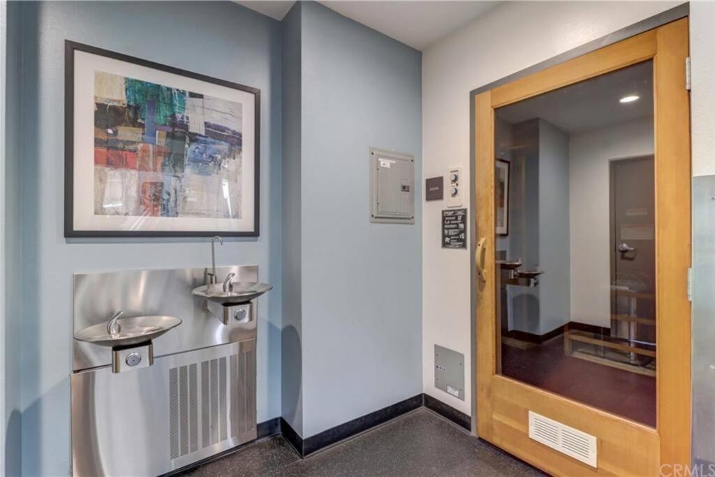 A Corner Unit With Ocean Views From Every Room Long Beach Exterior foto